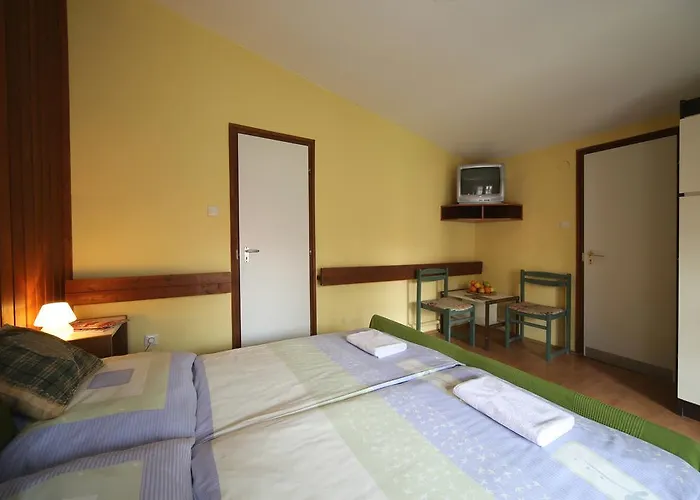 ホテル Melis バラトンレッレ